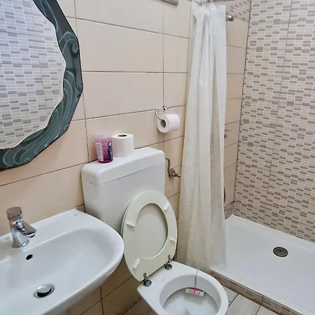 3 Mini In Capsule hotel *